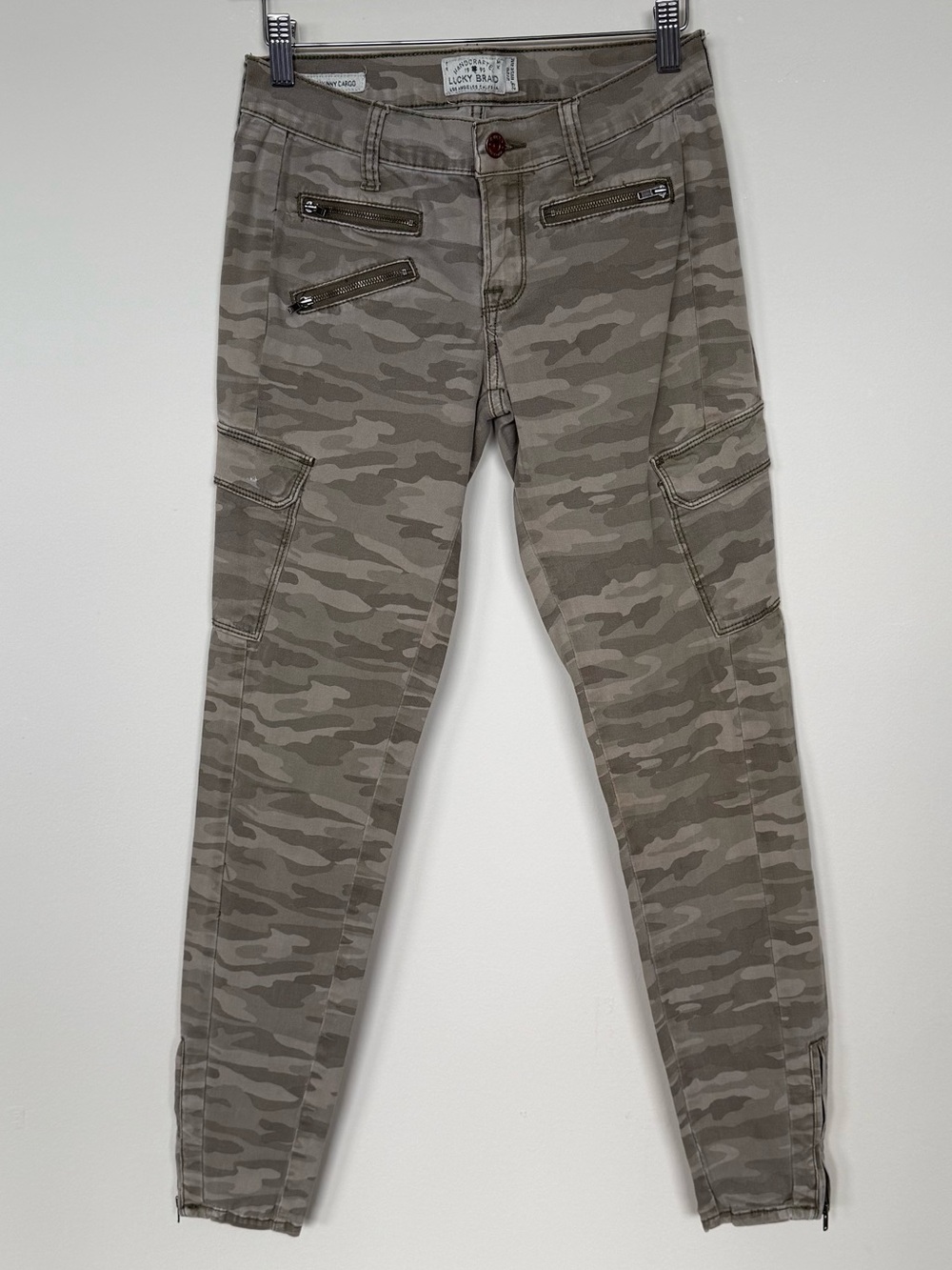 Lucky Brand Camo Charlie Skinny Cargo Pants Jeans Zippers Size 2/26 Casual